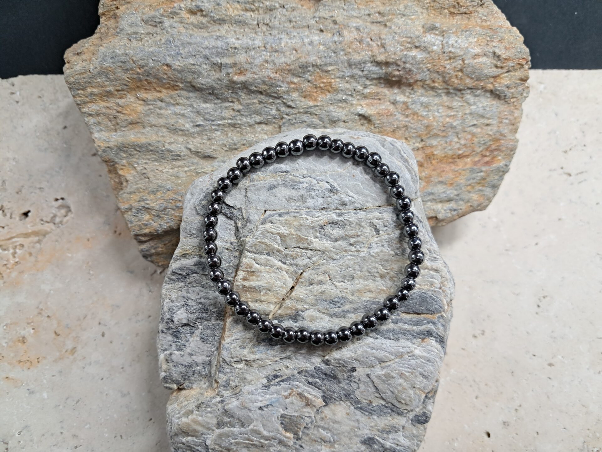 Bracelet hématite perles 4mm