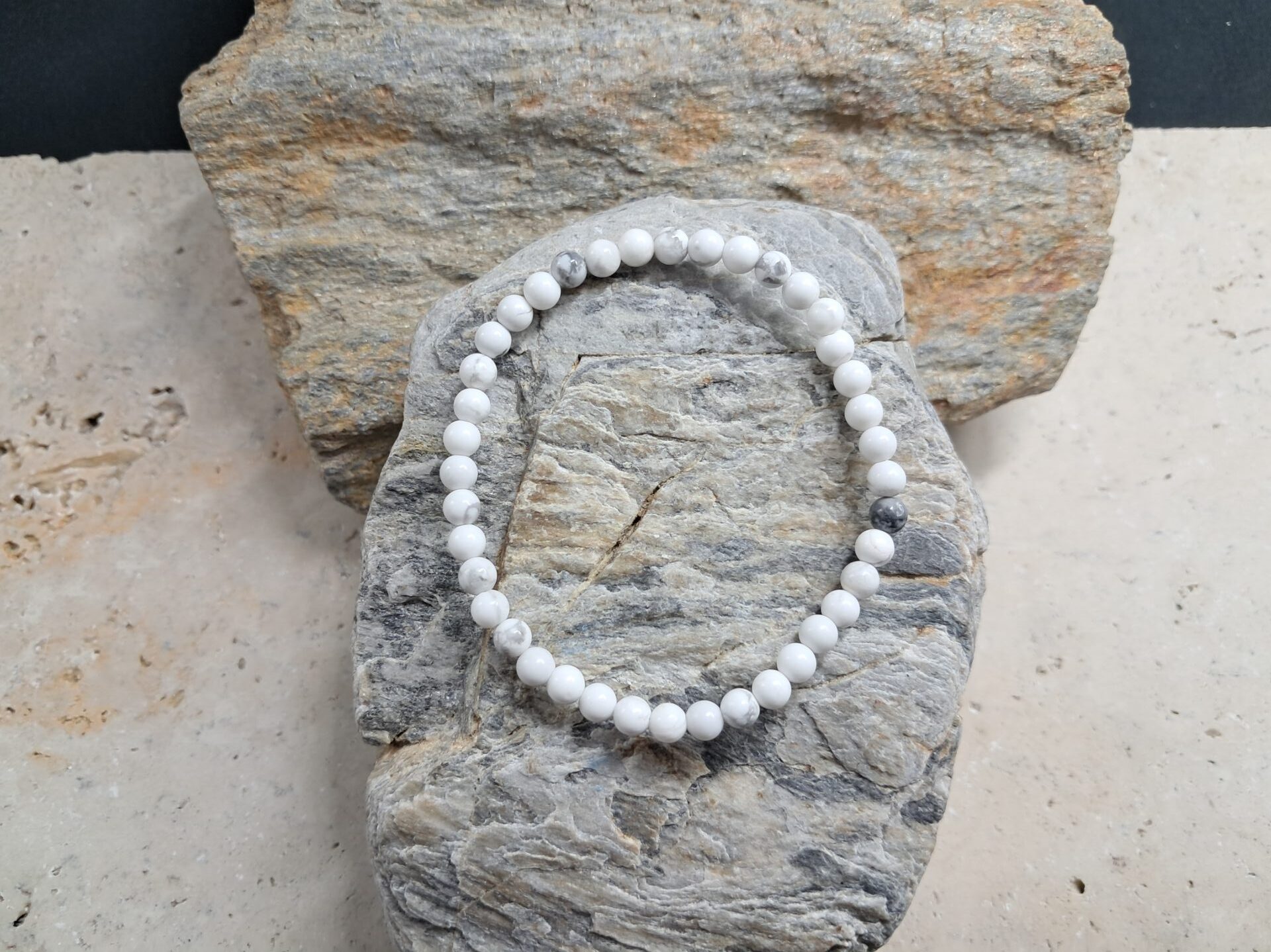 Bracelet howlite perles 4mm