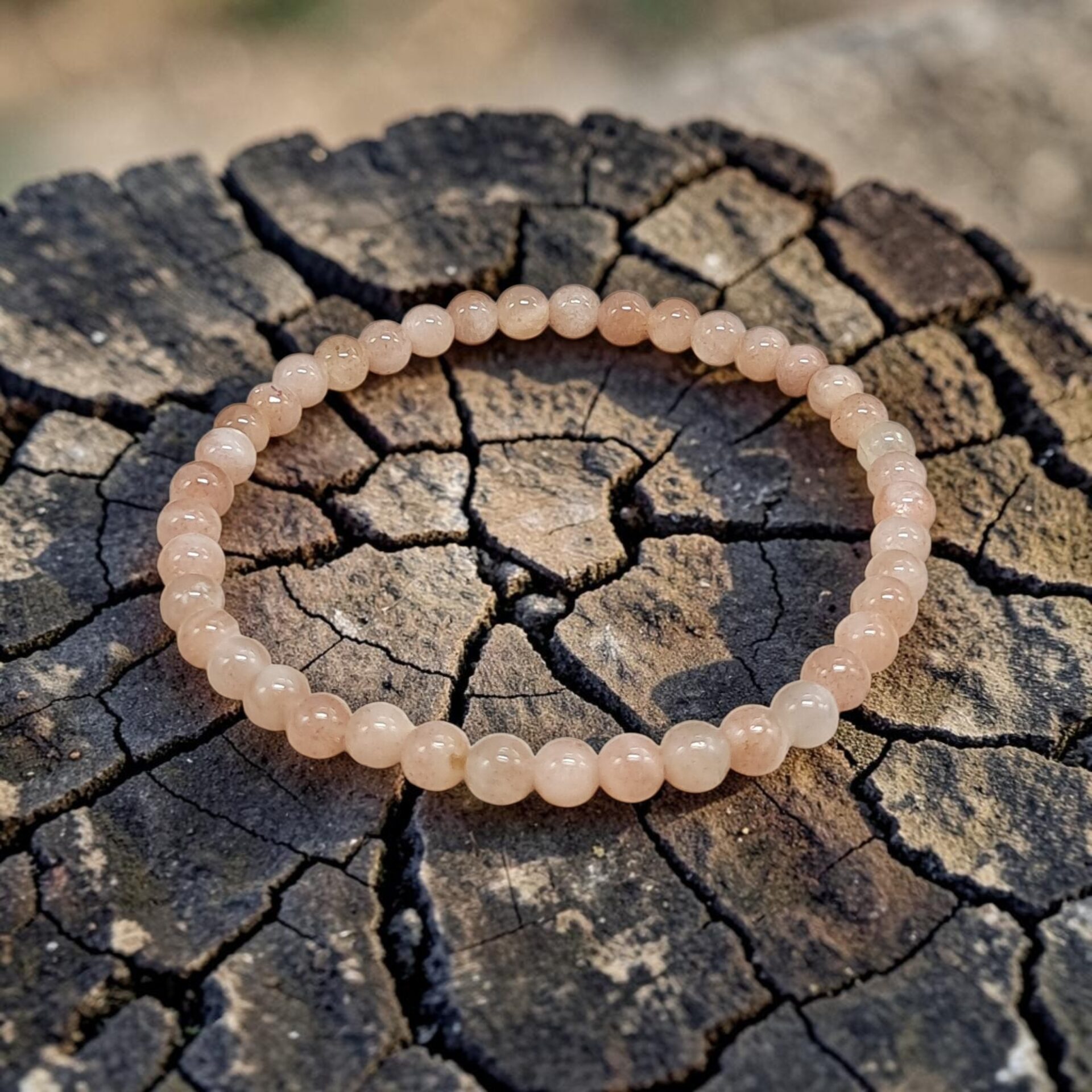 Bracelet Pierre du soleil 4mm