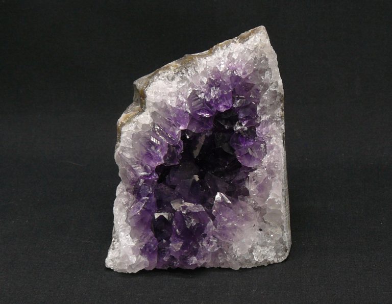 geodes amethyste 383g pierres et histoire